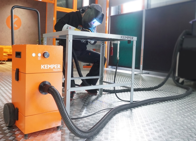 Avec le nouveau Dusty Evo, KEMPER présente au salon de Paris un système d'aspiration mobile et compact qui trouve sa place dans chaque atelier.