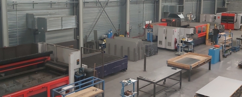 Usine avec machines de découpe laser - DLI OUEST