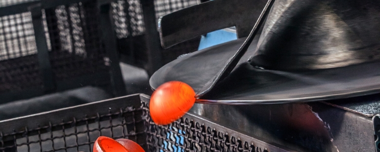 Le fabricant premium Obut a commandé une presse Farina à Schuler afin de fabriquer automatiquement des boules de pétanque.