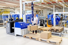 Manipulation ergonomique et sécurisée grâce aux tubes de levage JumboFlex utilisable sur tous les types de chariots de transport